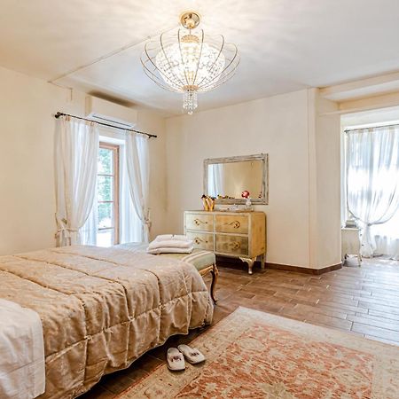 מונטה קטיני ואל די צ'צ'ינה Chateau La Siroque מראה חיצוני תמונה